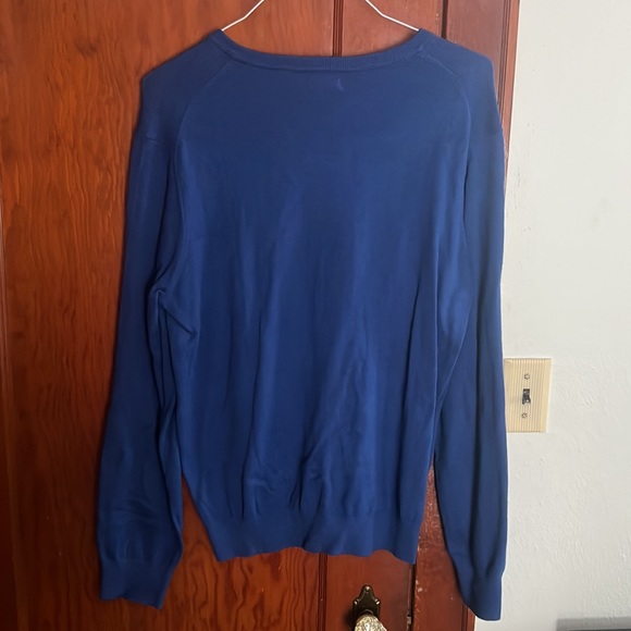 IZOD - Men’s Size Large - V Neck Sweater - Picture 2 of 2